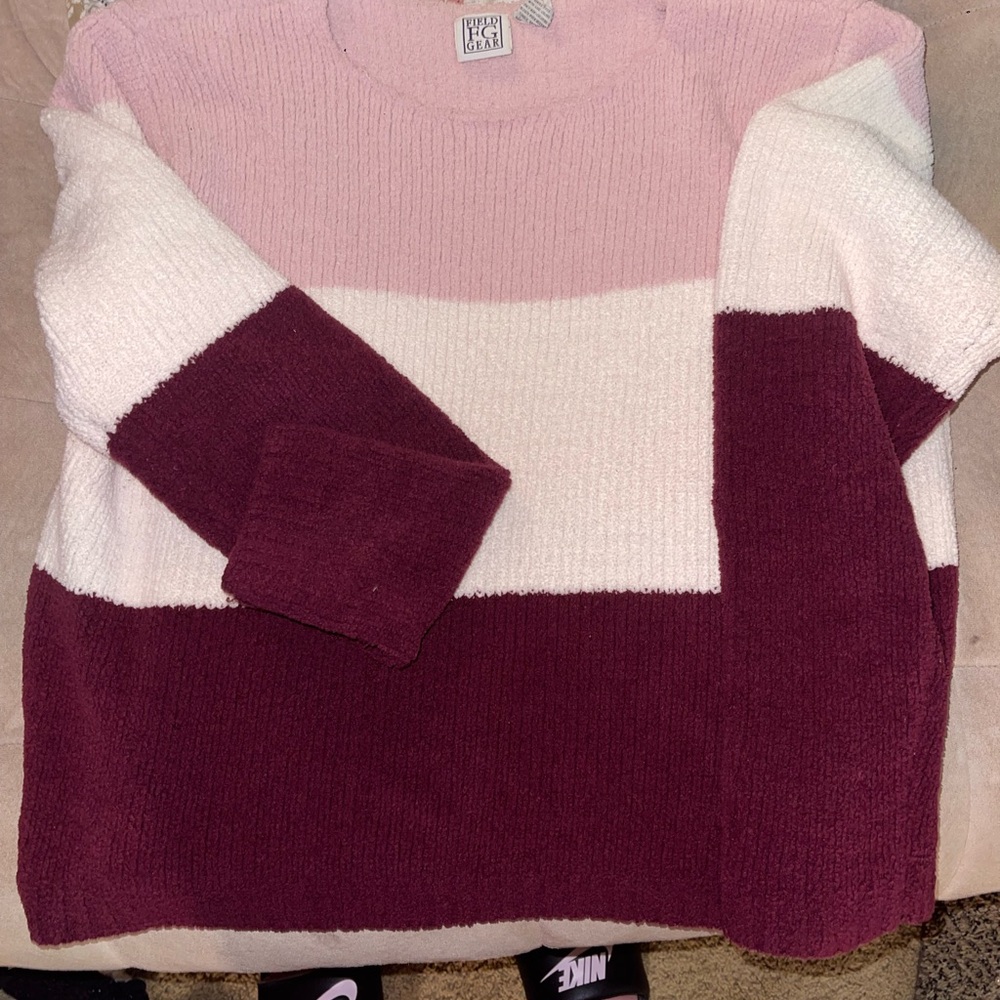 Colorblock Crewneck Sweater in Pink, White & Burgundy